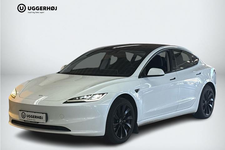 Hvid Tesla Model 3 fra 2024