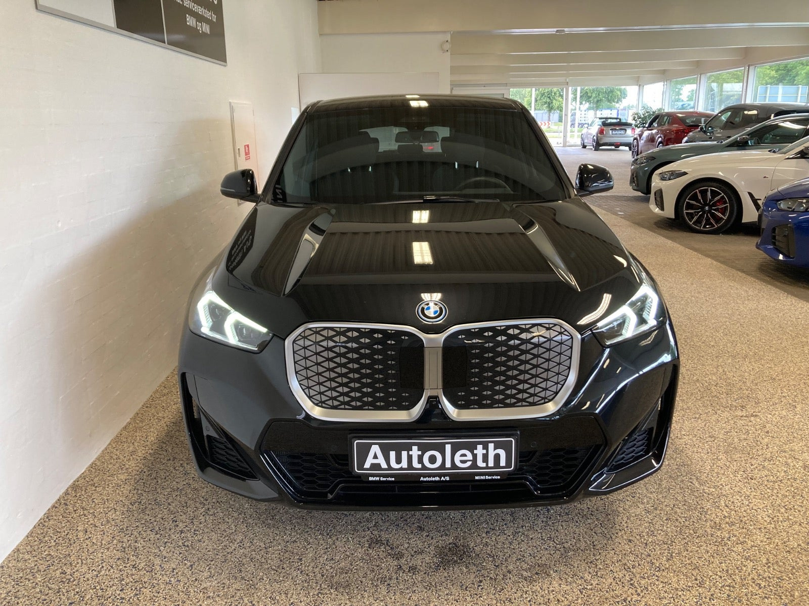 Sort BMW iX1 fra 2025