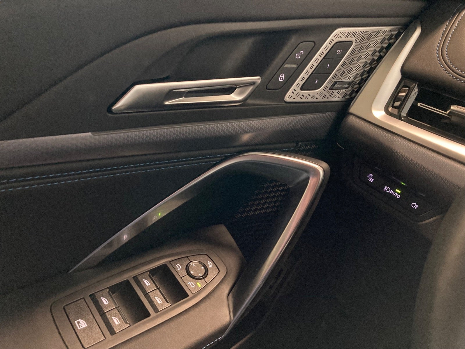 Sort BMW iX1 fra 2025