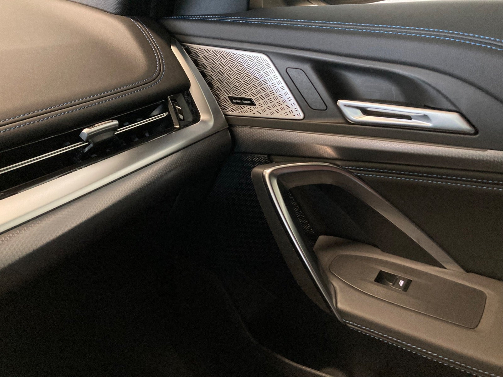 Sort BMW iX1 fra 2025
