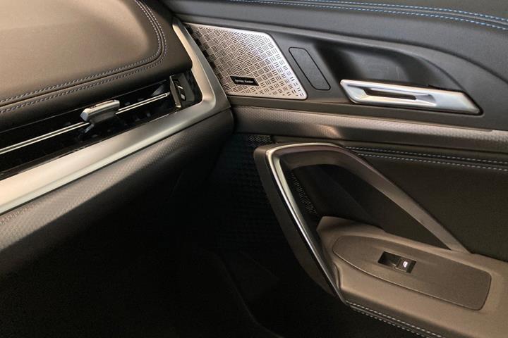 Sort BMW iX1 fra 2025