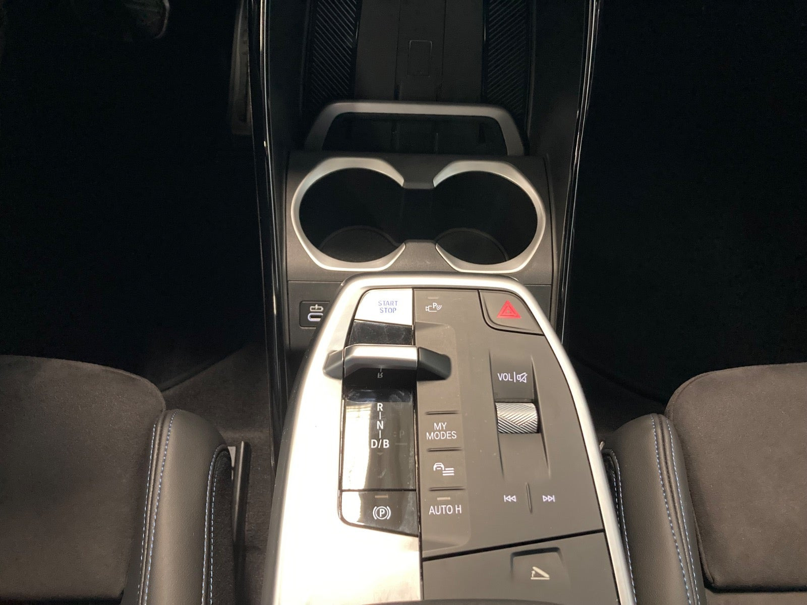 Sort BMW iX1 fra 2025