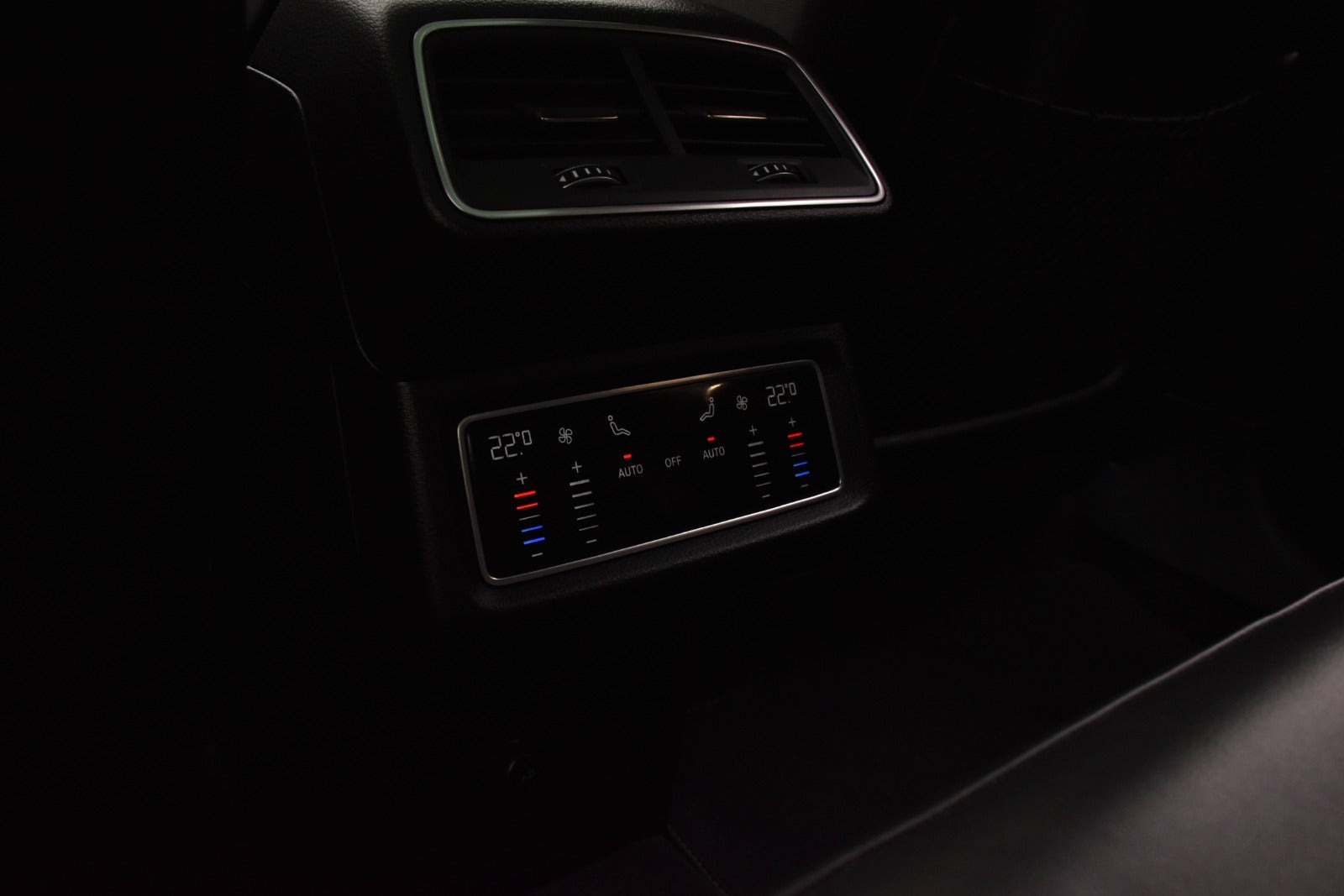 Grå Audi e-tron fra 2020