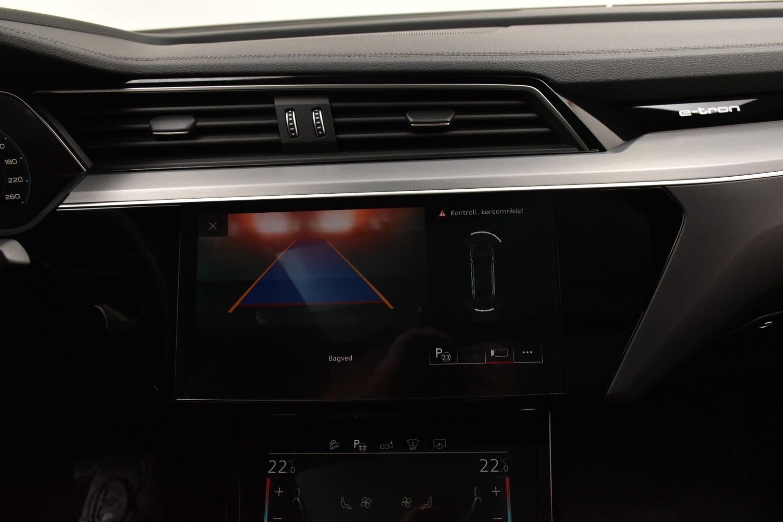 Grå Audi e-tron fra 2020