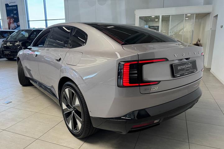 Orange Volvo ES90 fra 2026