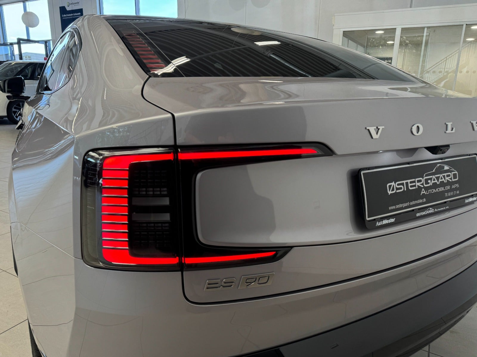 Orange Volvo ES90 fra 2026