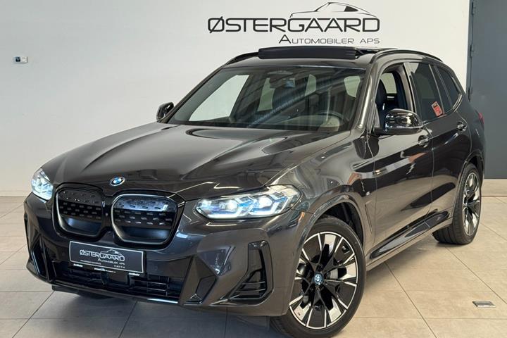 Grå BMW iX3 fra 2024