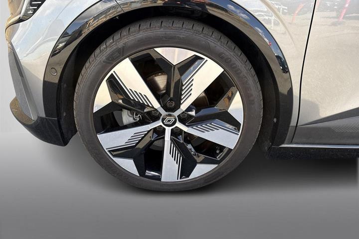 Grå Renault Megane E-Tech fra 2023