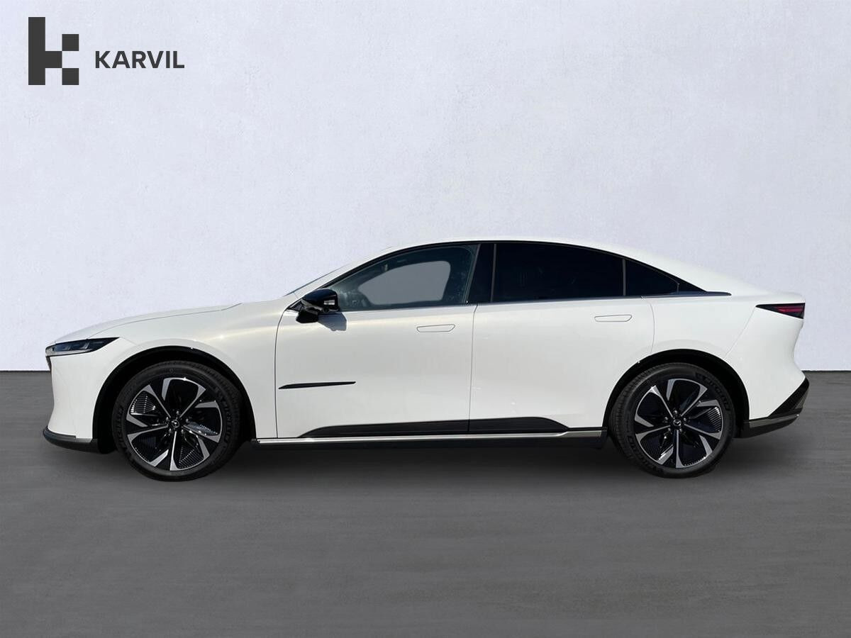 Hvid Mazda 6e fra 2025