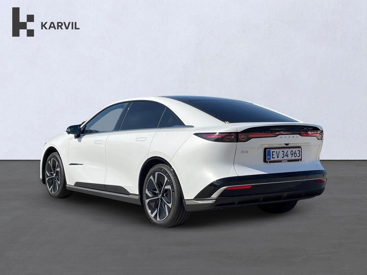 Hvid Mazda 6e fra 2025