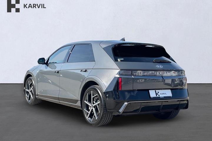 Grå Hyundai Ioniq 5 fra 2025