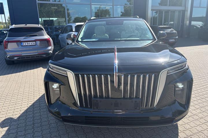 Rød Hongqi E-HS9 fra 2023