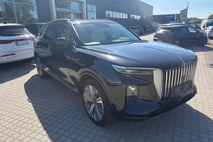 Rød Hongqi E-HS9 fra 2023