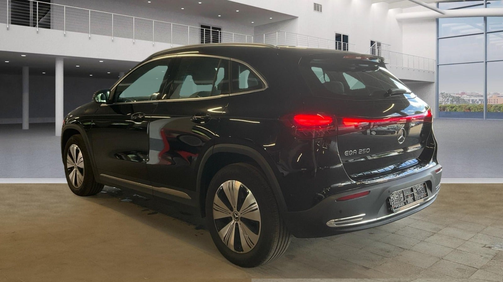 Sort Mercedes EQA250 fra 2025