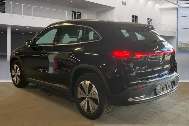 Sort Mercedes EQA250 fra 2025