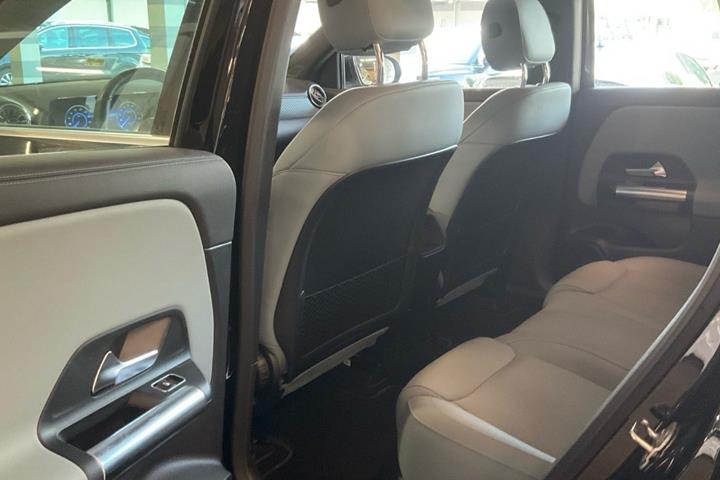 Sort Mercedes EQA250 fra 2025