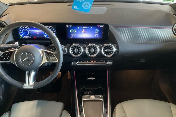 Sort Mercedes EQA250 fra 2025