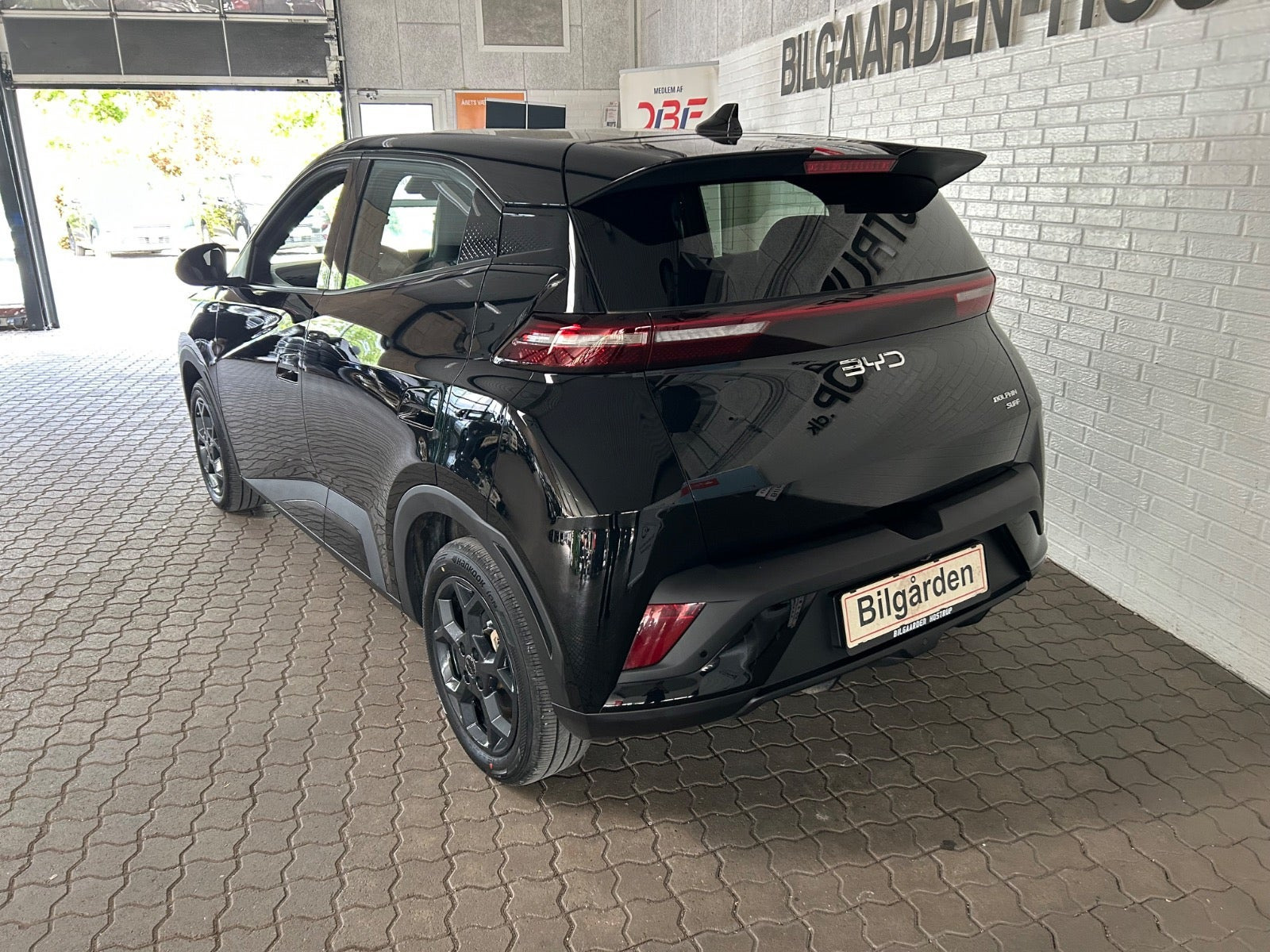 Sort BYD Dolphin Surf fra 2025 set udefra