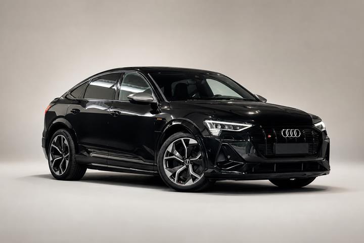 Sort Audi e-tron S fra 2022