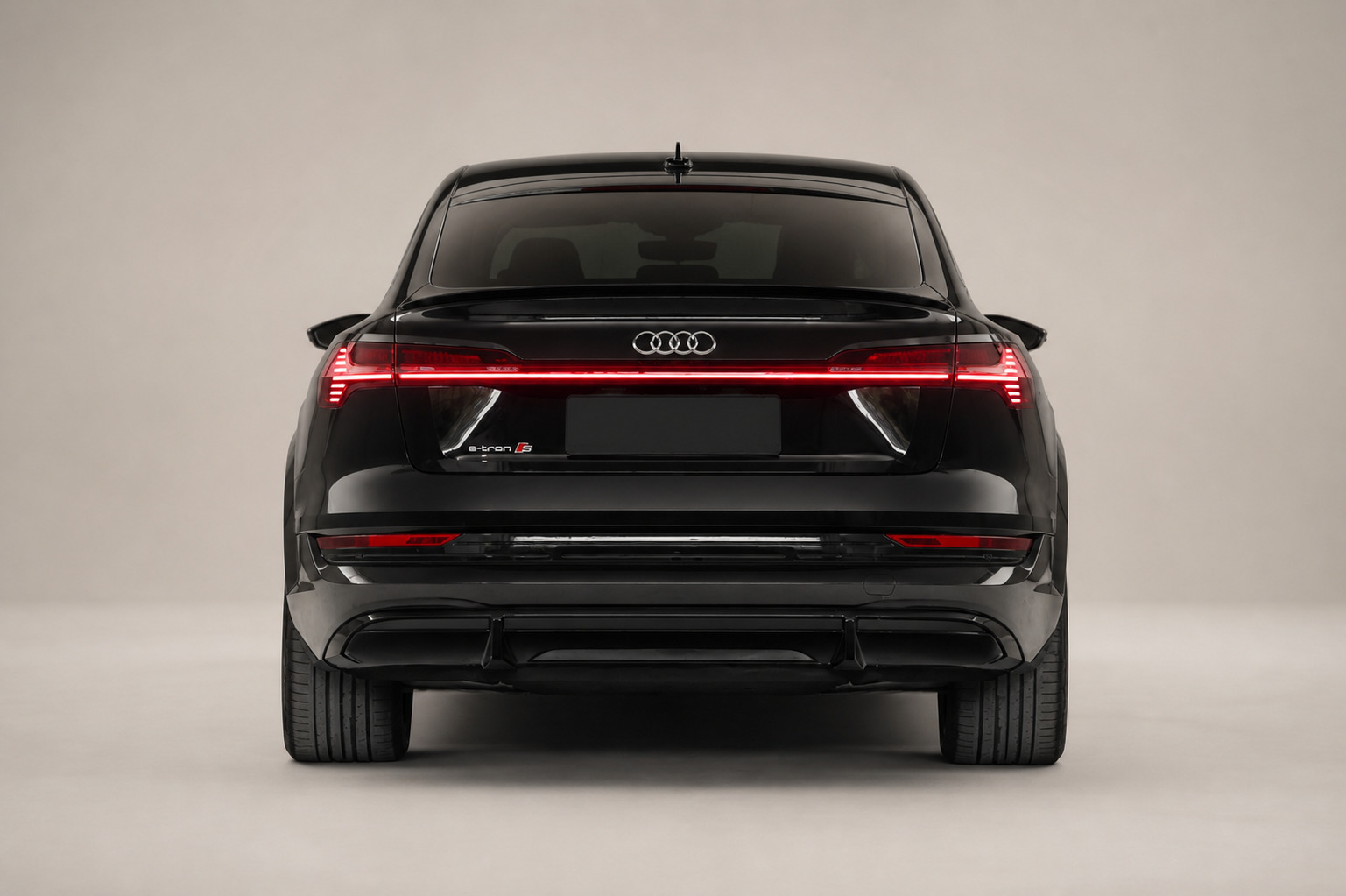 Sort Audi e-tron S fra 2022