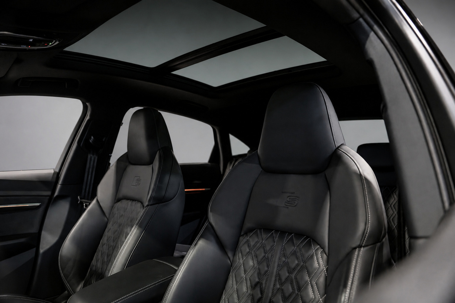 Sort Audi e-tron S fra 2022