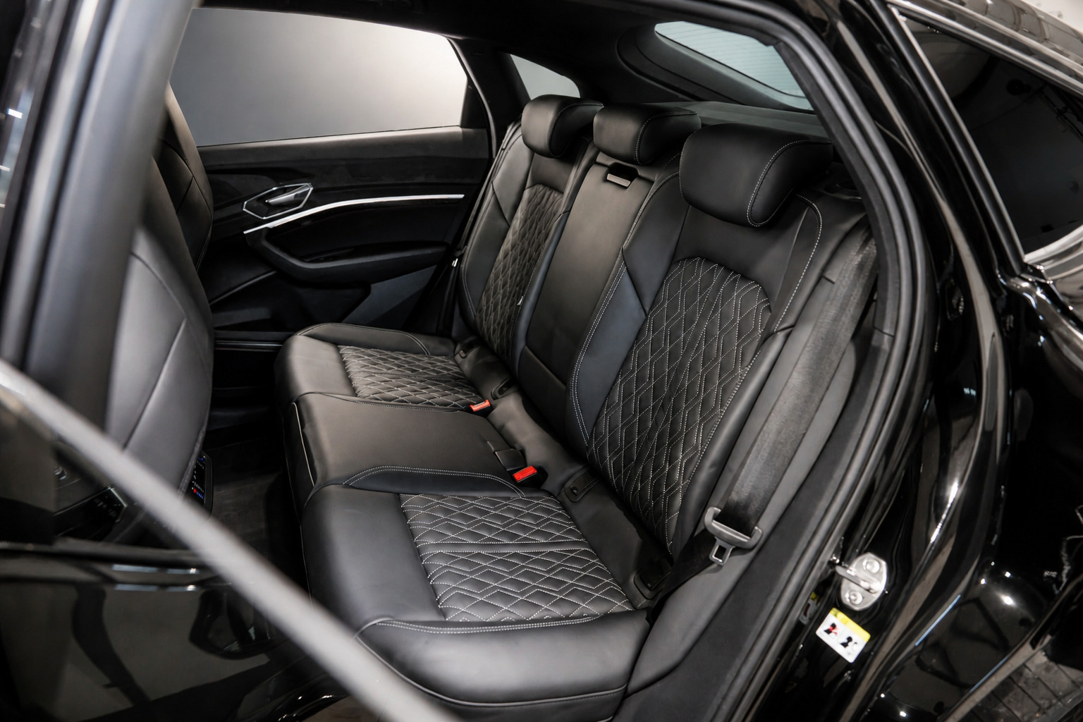 Sort Audi e-tron S fra 2022