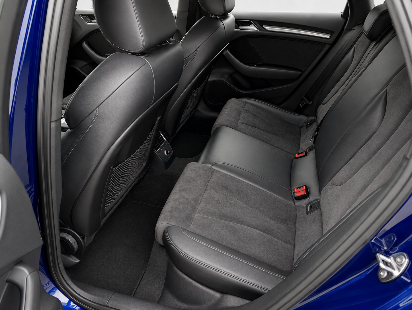 Blå Audi A3 fra 2015