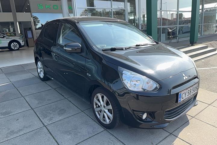 Sort Mitsubishi Space Star fra 2015