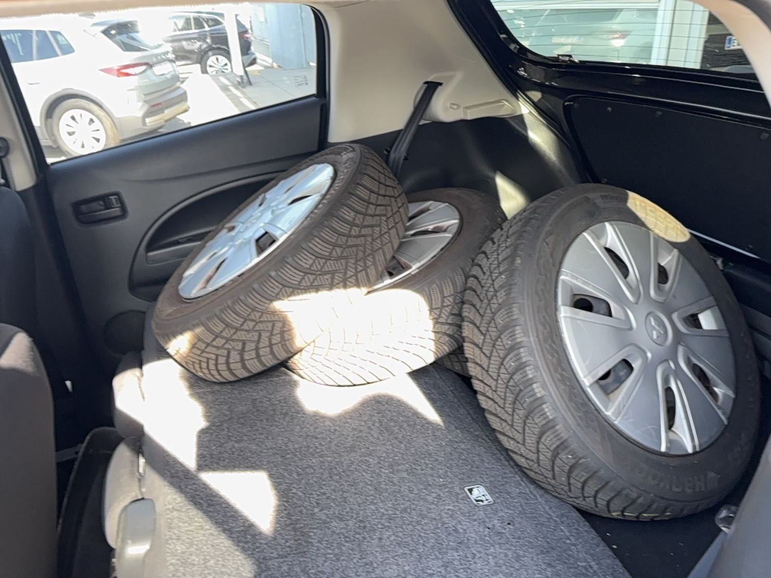 Sort Mitsubishi Space Star fra 2015