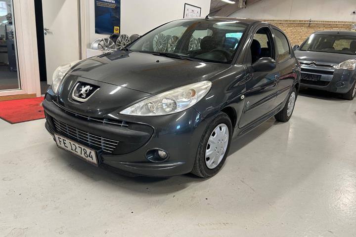 Grå Peugeot 206+ fra 2012