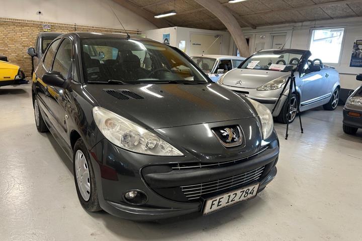 Grå Peugeot 206+ fra 2012