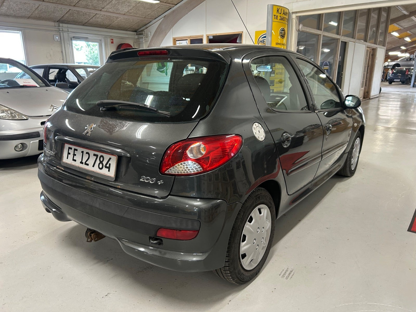 Grå Peugeot 206+ fra 2012