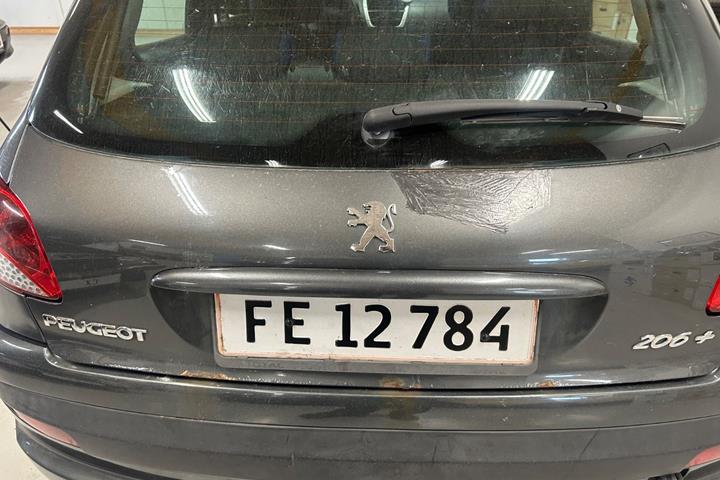 Grå Peugeot 206+ fra 2012