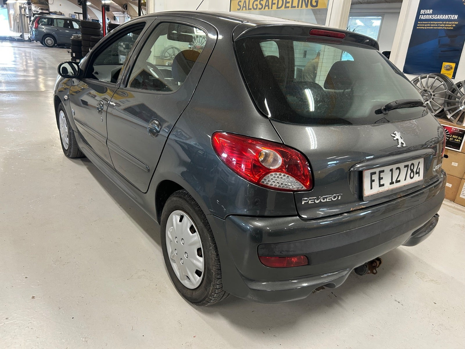 Grå Peugeot 206+ fra 2012