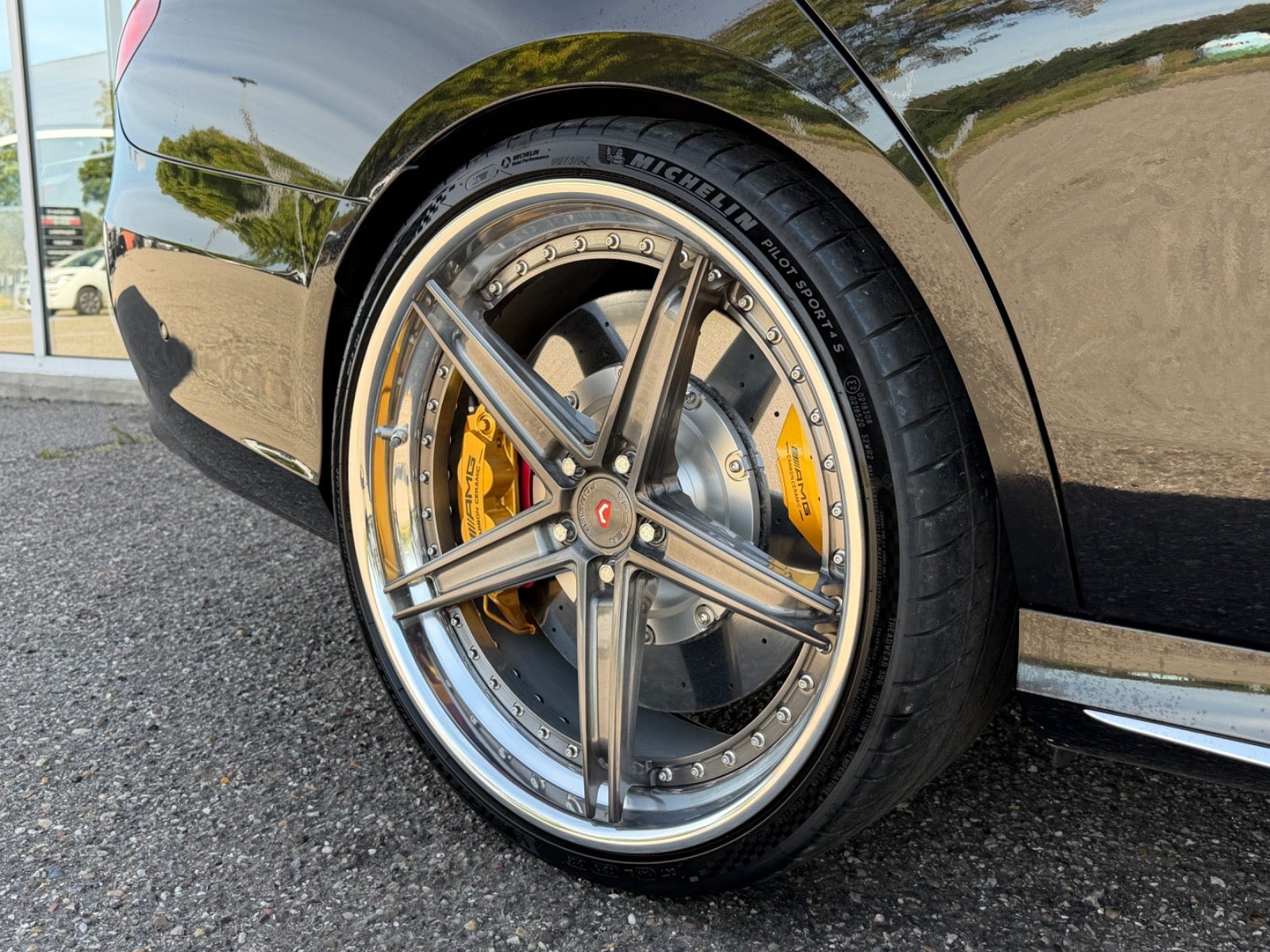 Sort Mercedes E63 fra 2018