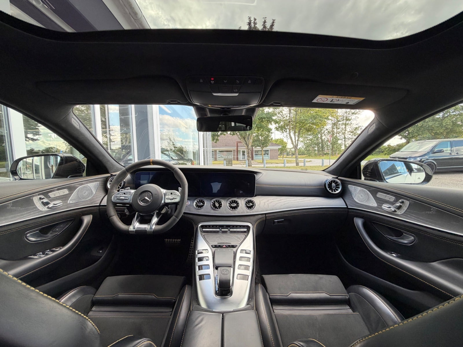 Hvid Mercedes AMG GT 43 fra 2020