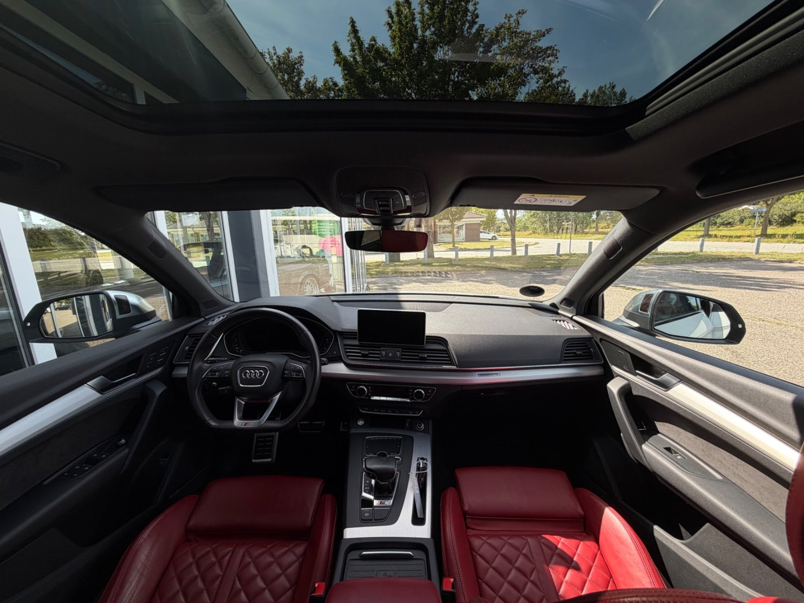 Hvid Audi SQ5 fra 2018
