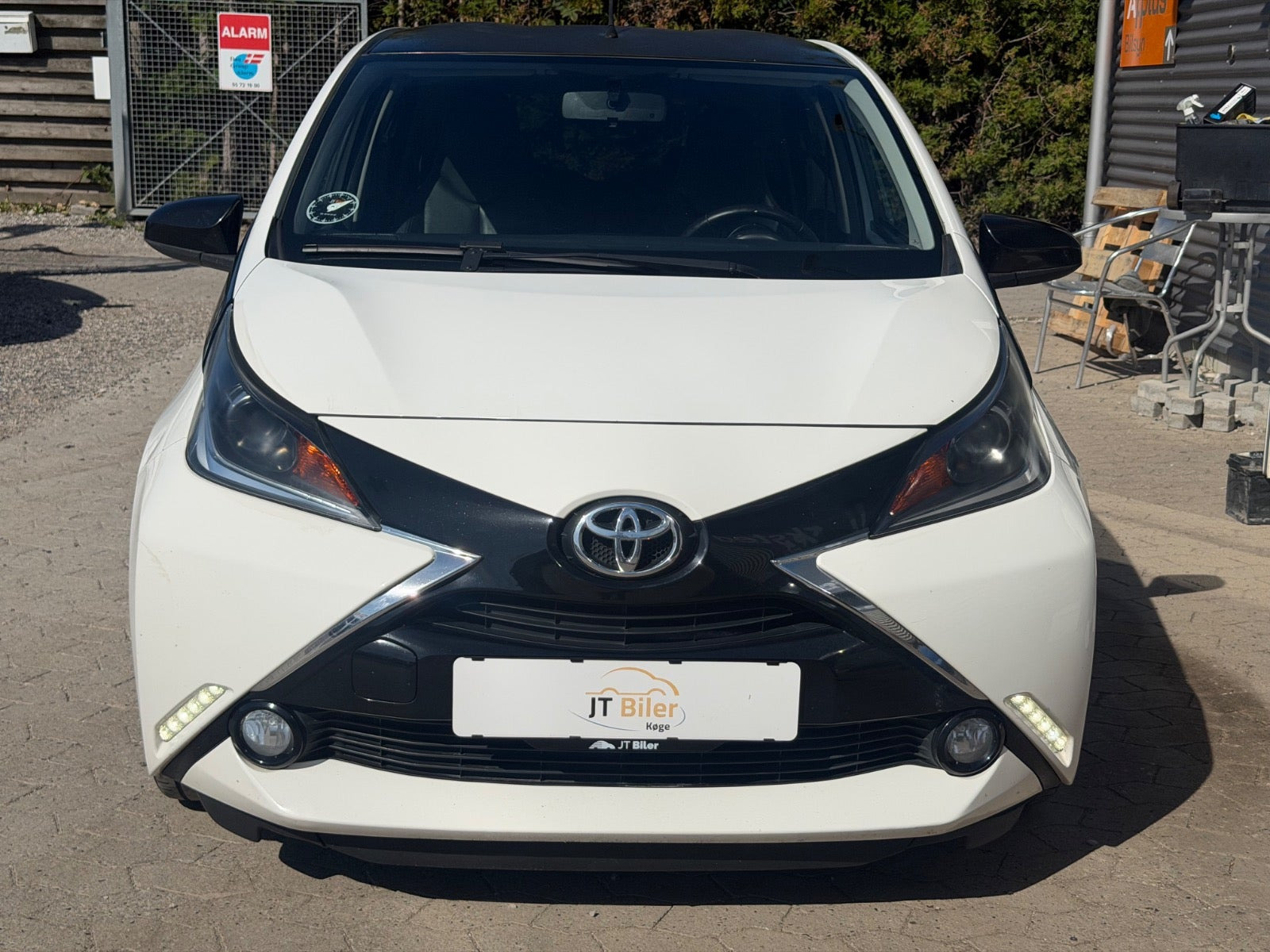 Hvid Toyota Aygo fra 2015