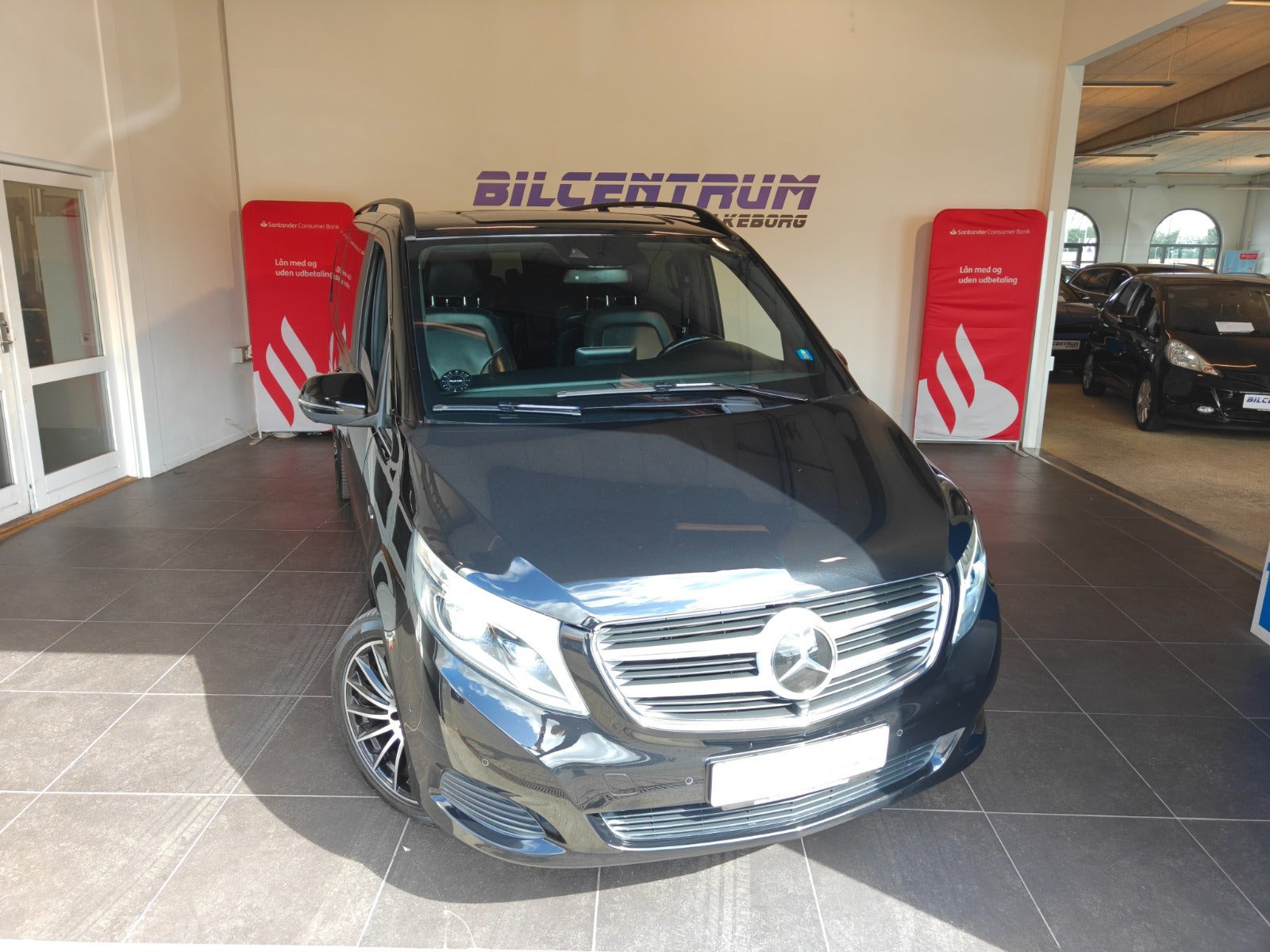 Sort Mercedes V250 d fra 2015