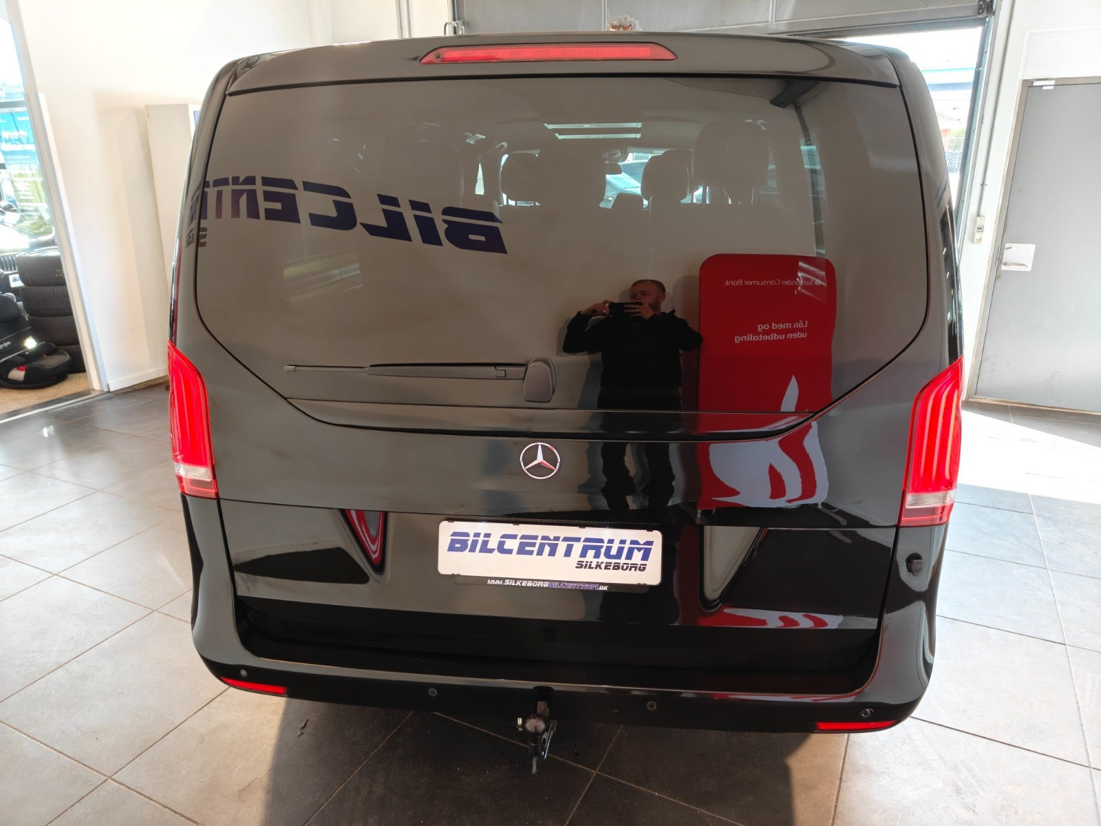 Sort Mercedes V250 d fra 2015