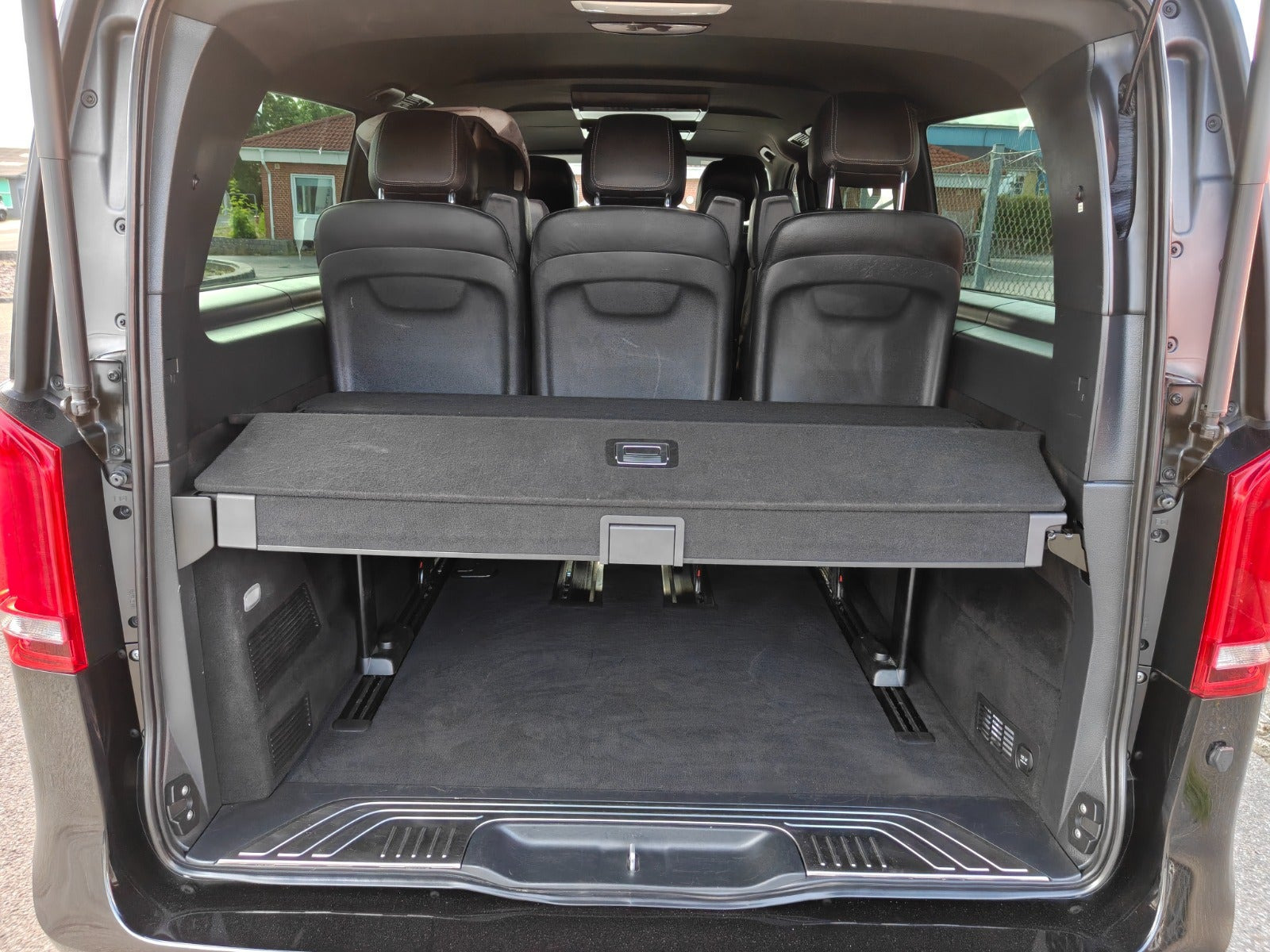 Sort Mercedes V250 d fra 2015
