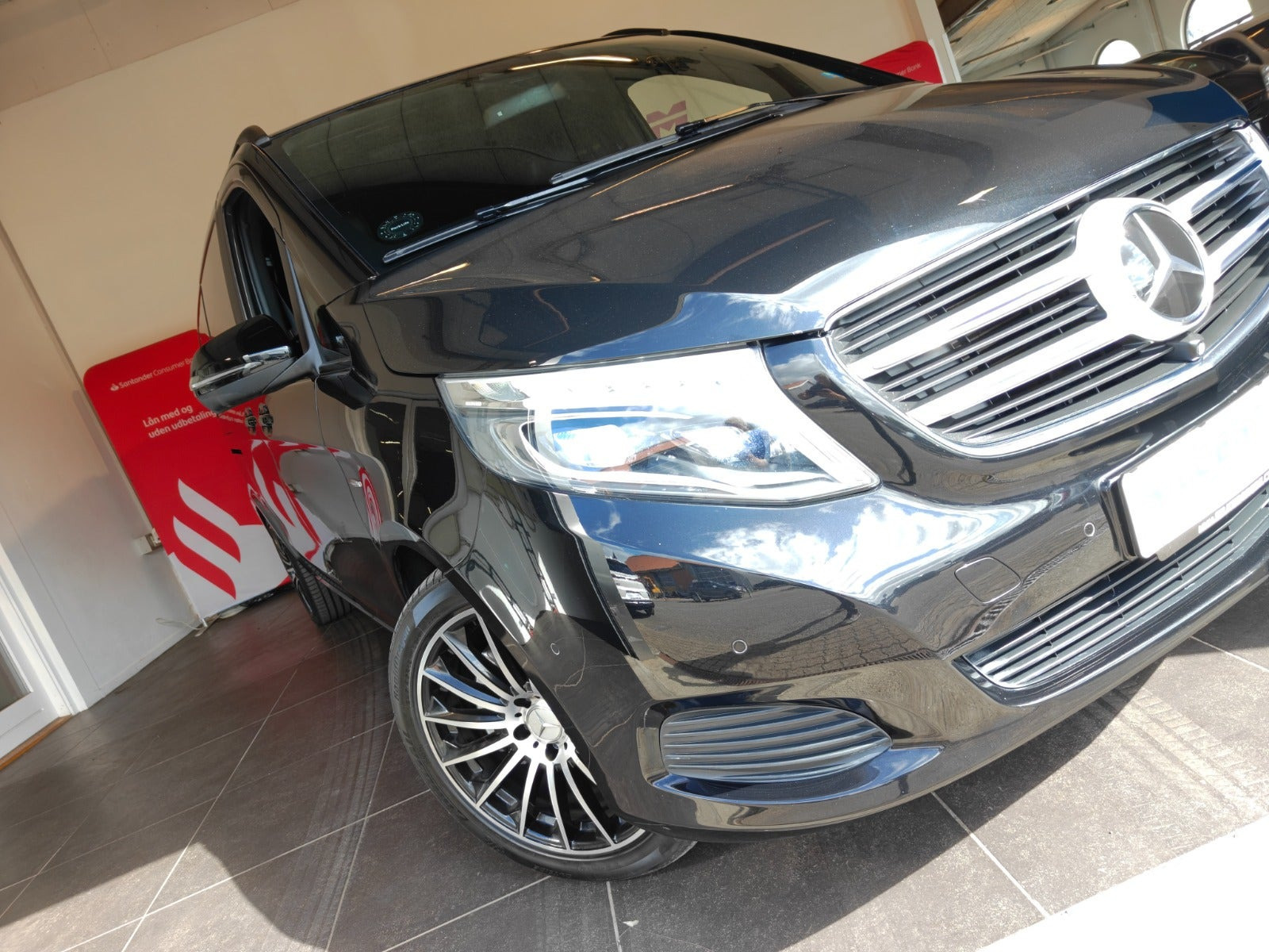 Sort Mercedes V250 d fra 2015