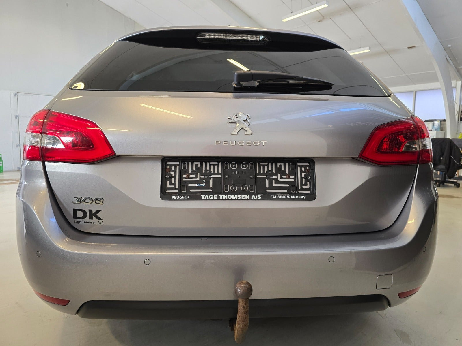 Sølv Peugeot 308 fra 2016