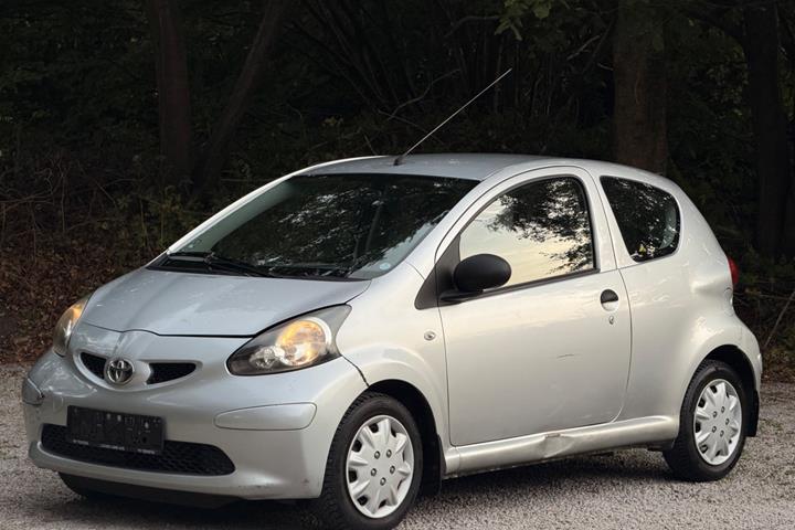undefined Toyota Aygo fra 2006 set udefra