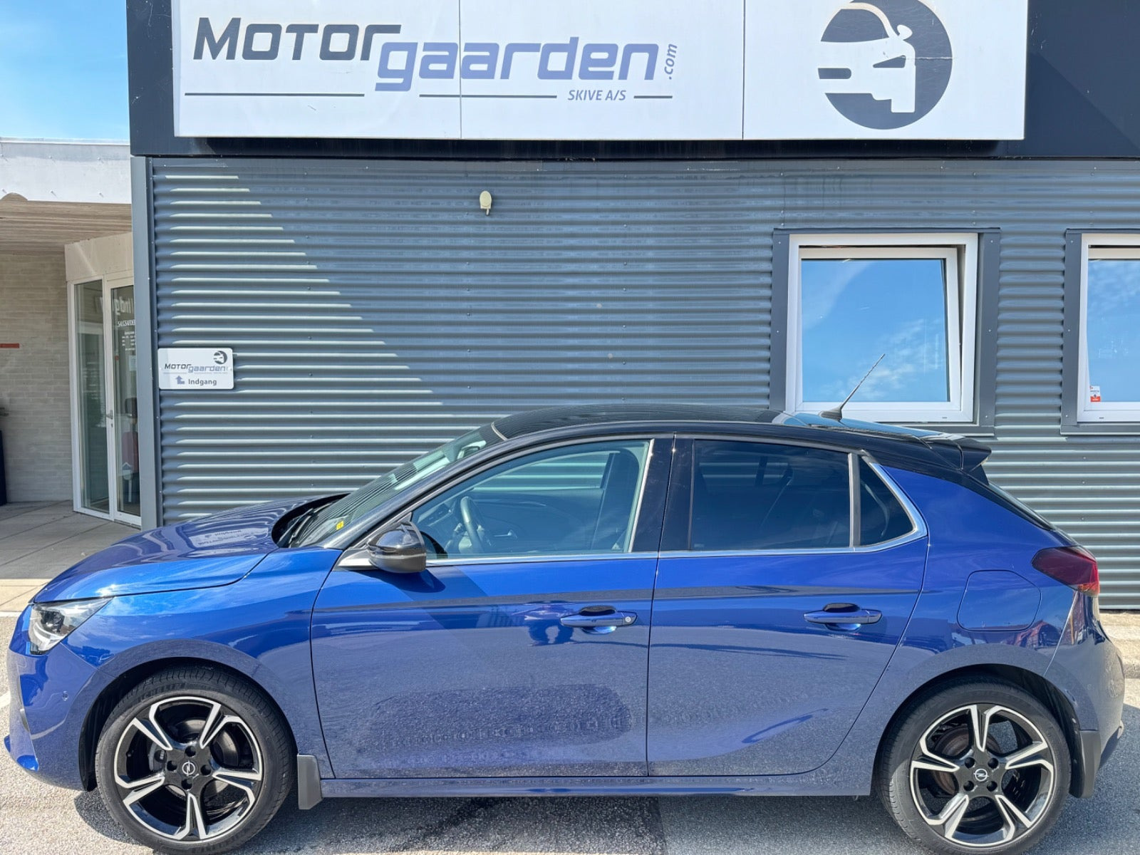 Blå Opel Corsa fra 2020