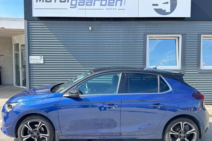 Blå Opel Corsa fra 2020