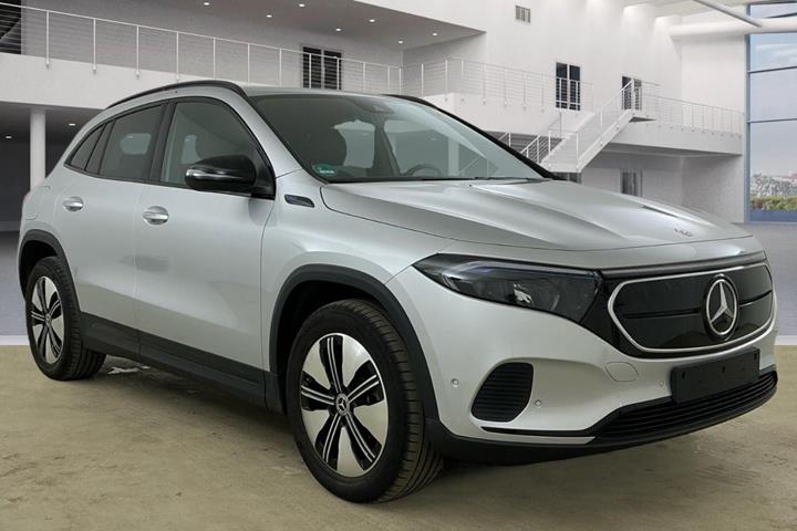 Sølv Mercedes EQA250 fra 2022