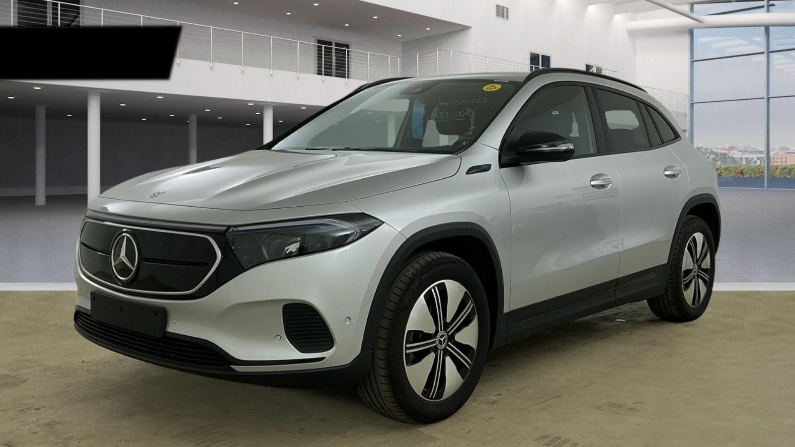 Sølv Mercedes EQA250 fra 2022
