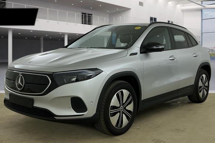 Sølv Mercedes EQA250 fra 2022