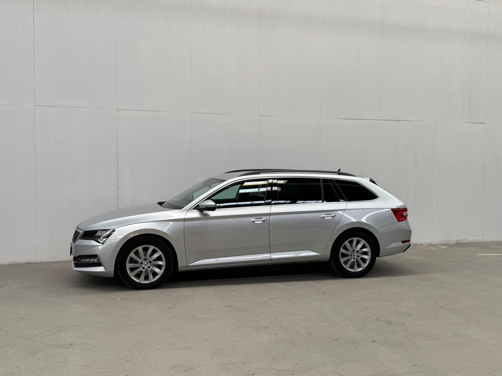 Sølv Skoda Superb fra 2022